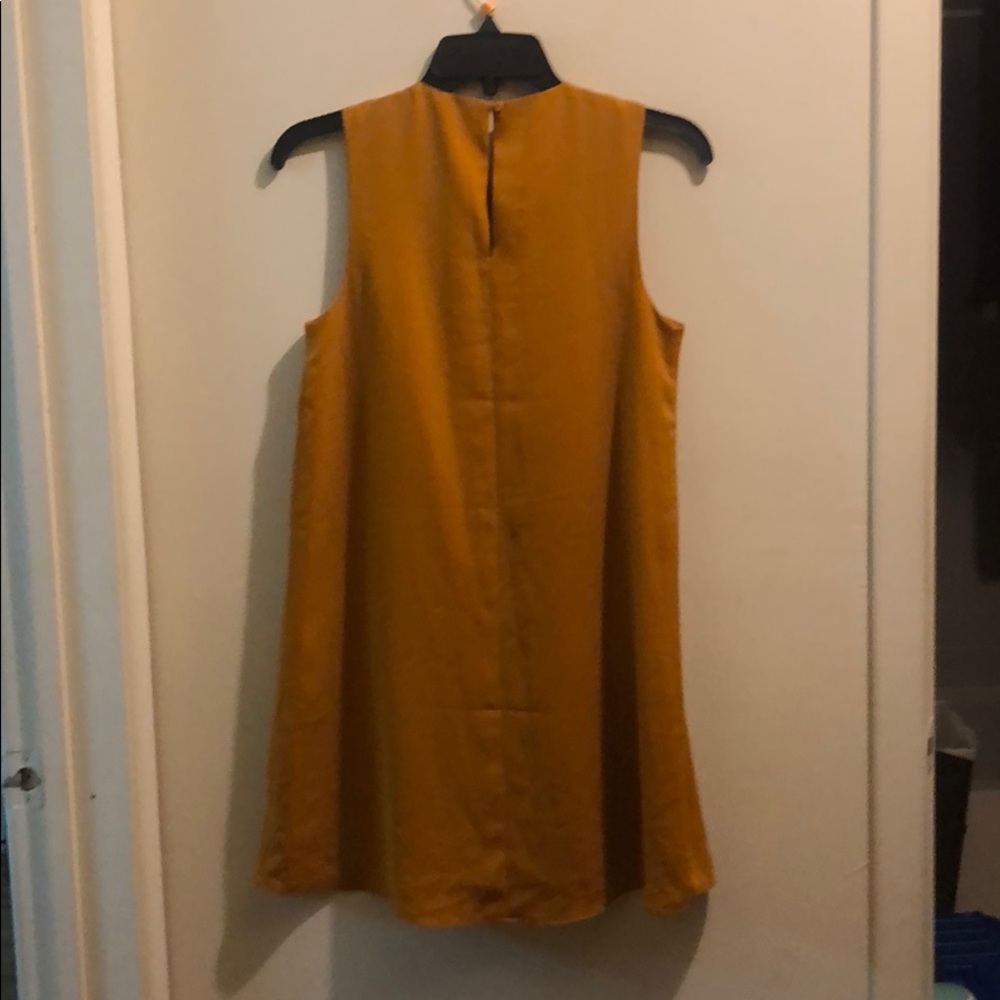 Dress - Picture 5 of 6